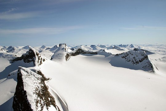 Utsikt fra Store Smørstabbtinden i Jotunheimen. Utsikt fra Store Smørstabbtinden i Jotunheimen.