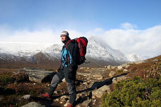 Høsttur i Jotunheimen med Høgdebrotet i bakgrunnen. Høsttur i Jotunheimen med Høgdebrotet i bakgrunnen.
